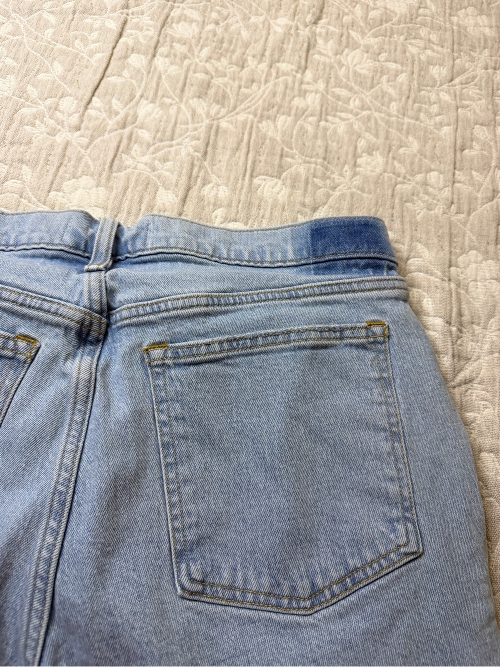 Abercrombie & Fitch Women's Low Rise Baggy Jeans - Light
Wash - Size 12 - Picture 6 of 10